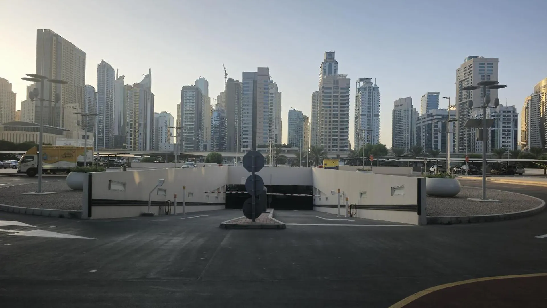 Apartment 2-Bedroom Marina Skyline View In Jlt Dubai