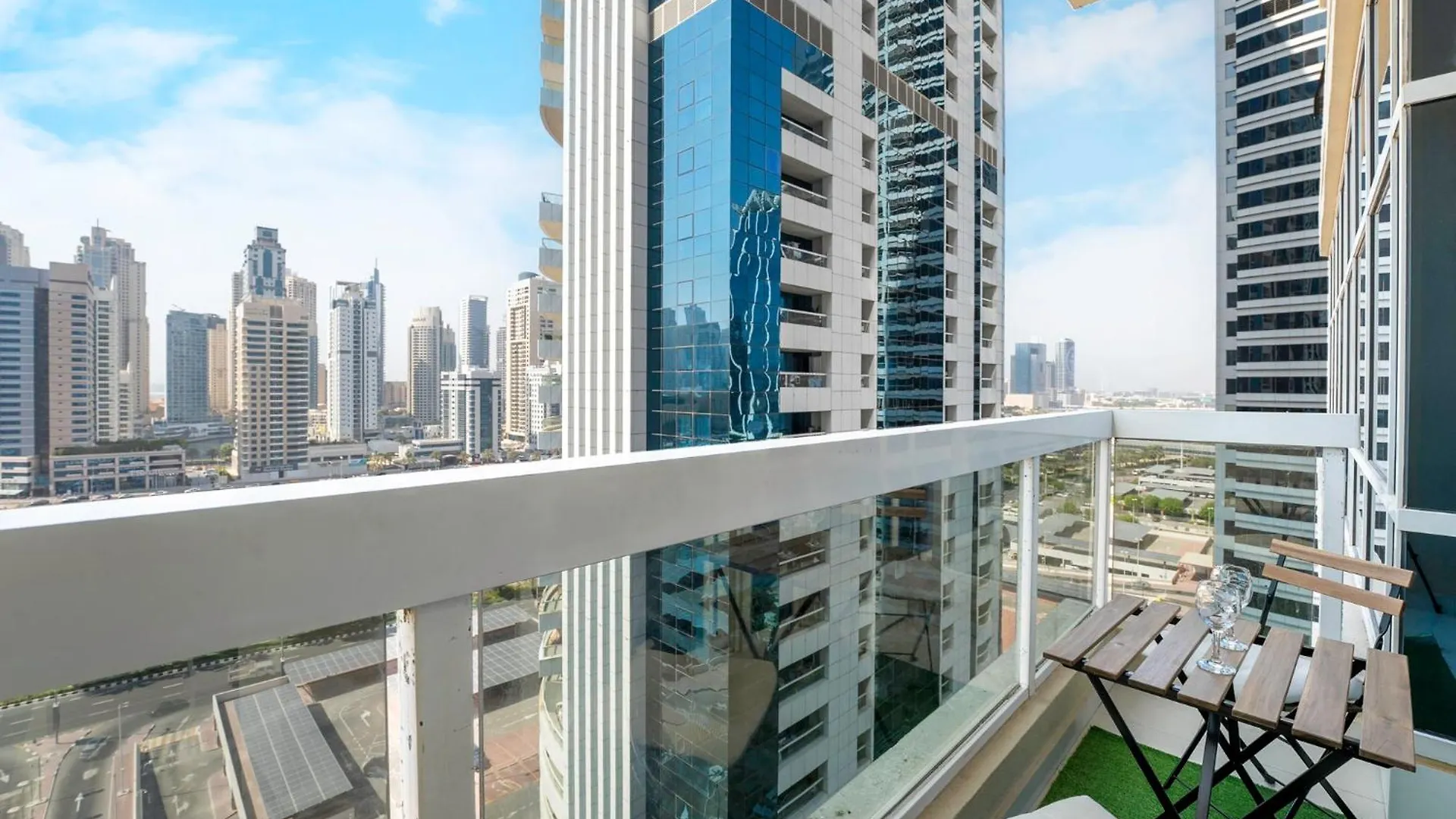 2-Bedroom Marina Skyline View In Jlt Dubai 0*,